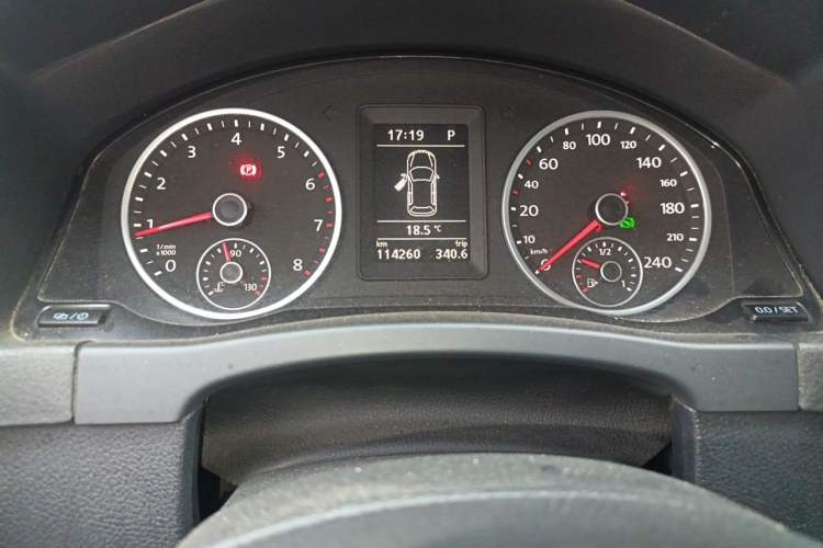 Used Volkswagen Tiguan 2016 300TSI Automatic All-Wheel Drive Fashion Vision Edition Odometer Close Up