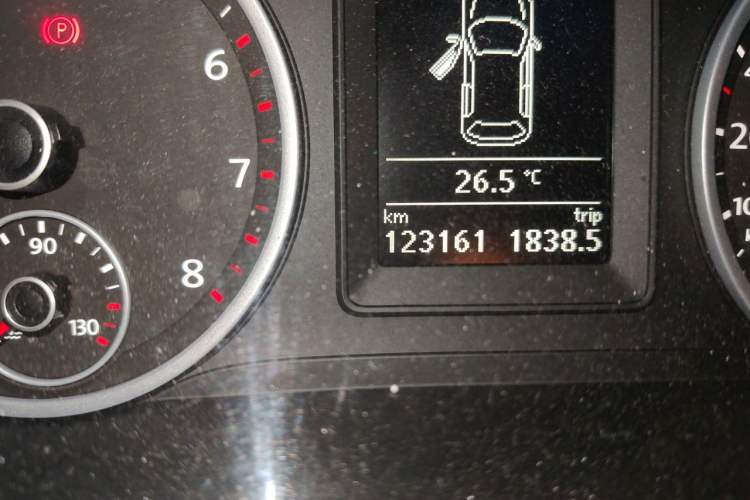 Used Volkswagen Tiguan 2016 300TSI Automatic Two-Wheel Drive Trend Edition Odometer Close Up