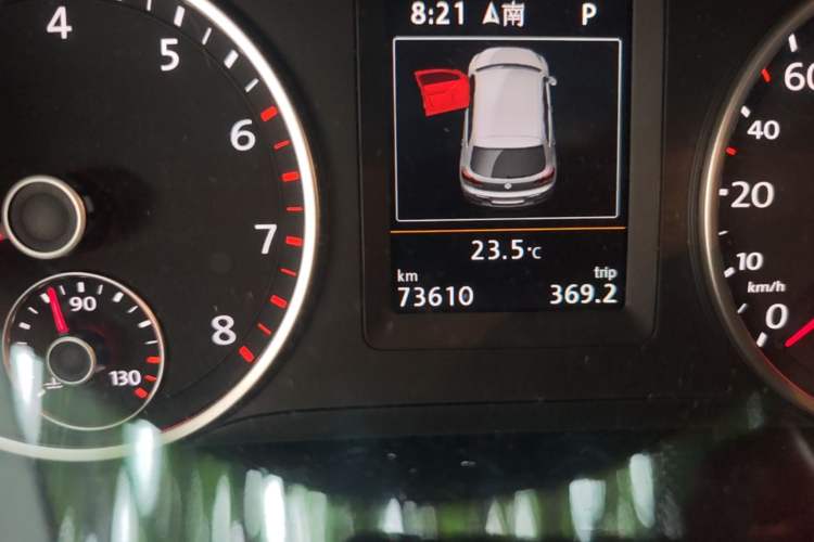 Used Volkswagen Tiguan 2016 300TSI Automatic Two-Wheel Drive Luxury Edition Odometer Close Up