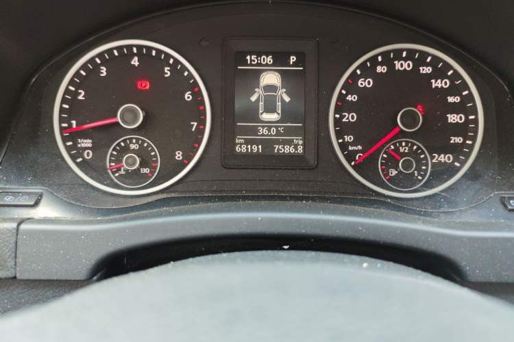 Used Volkswagen Tiguan 2016 280TSI Automatic Two-Wheel Drive Silk Road Comfort Edition Odometer Close Up