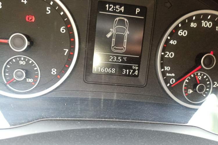 Used Volkswagen Tiguan 2016 280TSI Automatic Two-Wheel Drive Silk Road Comfort Edition Odometer Close Up