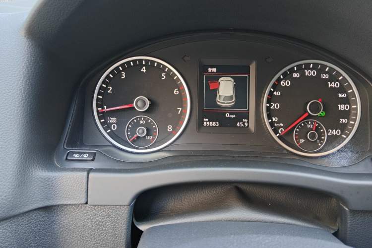 Used Volkswagen Tiguan 2016 300TSI Automatic All-Wheel Drive Luxury Edition Odometer Close Up
