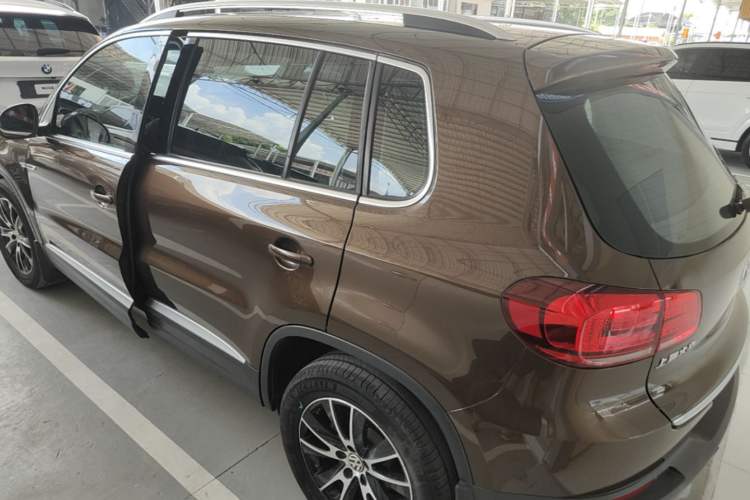 Used Volkswagen Tiguan 2016 300TSI Automatic All-Wheel Drive Luxury Edition Rear Left 45 Deg