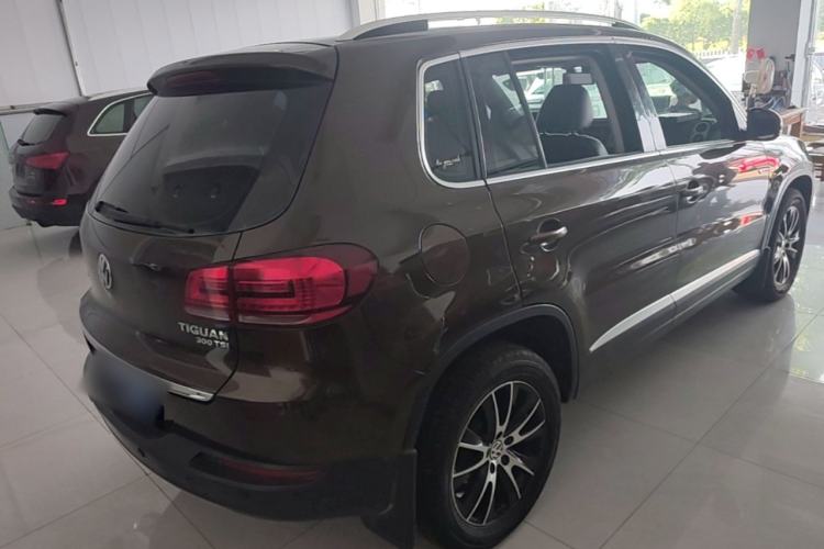 Used Volkswagen Tiguan 2016 300TSI Automatic All-Wheel Drive Luxury Edition Rear Right 45 Deg