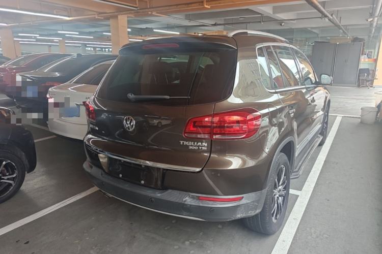 Used Volkswagen Tiguan 2016 300TSI Automatic Two-Wheel Drive Luxury Edition Rear Right 45 Deg