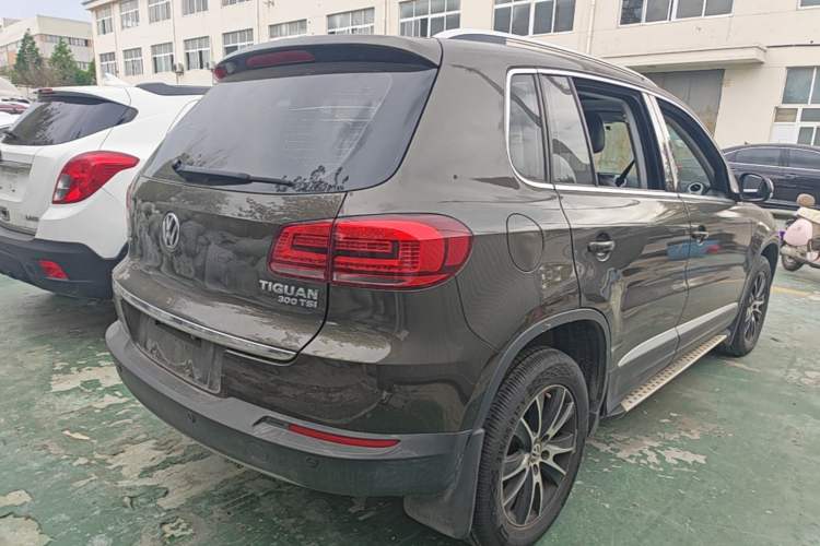 Used Volkswagen Tiguan 2016 300TSI Automatic Two-Wheel Drive Luxury Edition Rear Right 45 Deg
