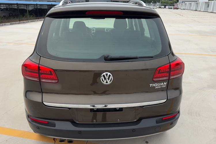 Used Volkswagen Tiguan 2016 300TSI Automatic Two-Wheel Drive Luxury Edition Rear Right 45 Deg