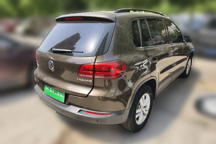 Used Volkswagen Tiguan 2016 300TSI Manual Two-Wheel Drive Trend Edition Rear Right 45 Deg