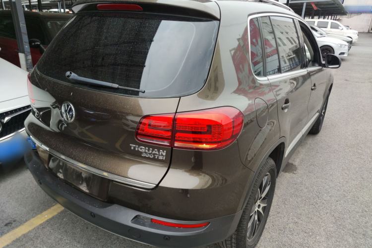 Used Volkswagen Tiguan 2016 300TSI Automatic Two-Wheel Drive Luxury Edition Rear Right 45 Deg