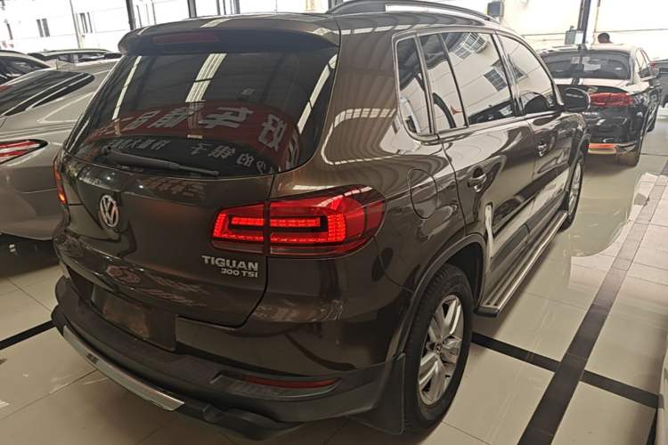 Used Volkswagen Tiguan 2016 300TSI Automatic Two-Wheel Drive Trend Edition Rear Right 45 Deg