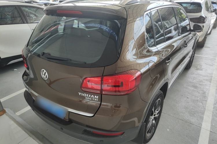 Used Volkswagen Tiguan 2016 300TSI Automatic All-Wheel Drive Luxury Edition Rear Right 45 Deg