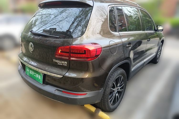 Used Volkswagen Tiguan 2016 300TSI Automatic Two-Wheel Drive Luxury Edition Rear Right 45 Deg