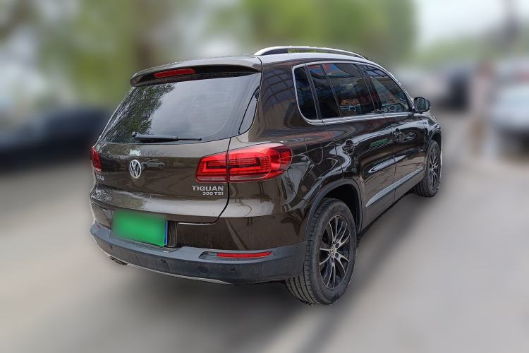 Used Volkswagen Tiguan 2016 300TSI Automatic Two-Wheel Drive Luxury Edition Rear Right 45 Deg