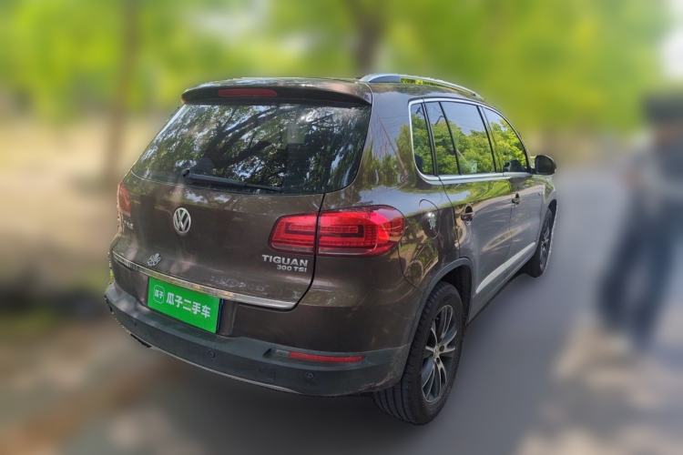 Used Volkswagen Tiguan 2016 300TSI Automatic All-Wheel Drive Luxury Edition Rear Right 45 Deg