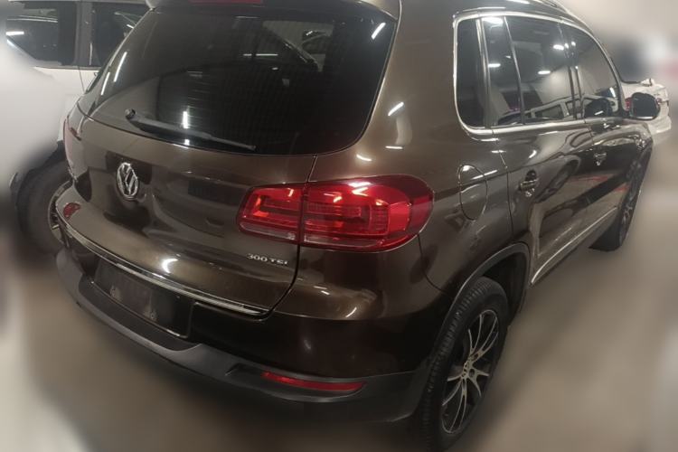Used Volkswagen Tiguan 2016 300TSI Automatic Two-Wheel Drive Luxury Edition Rear Right 45 Deg