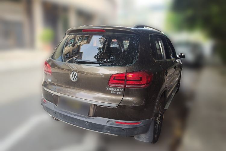 Used Volkswagen Tiguan 2016 300TSI Automatic Two-Wheel Drive Luxury Edition Rear Right 45 Deg