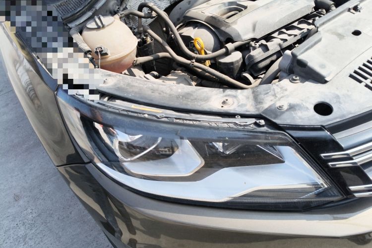 Used Volkswagen Tiguan 2016 300TSI Automatic Two-Wheel Drive Trend Edition Right Front Headlight