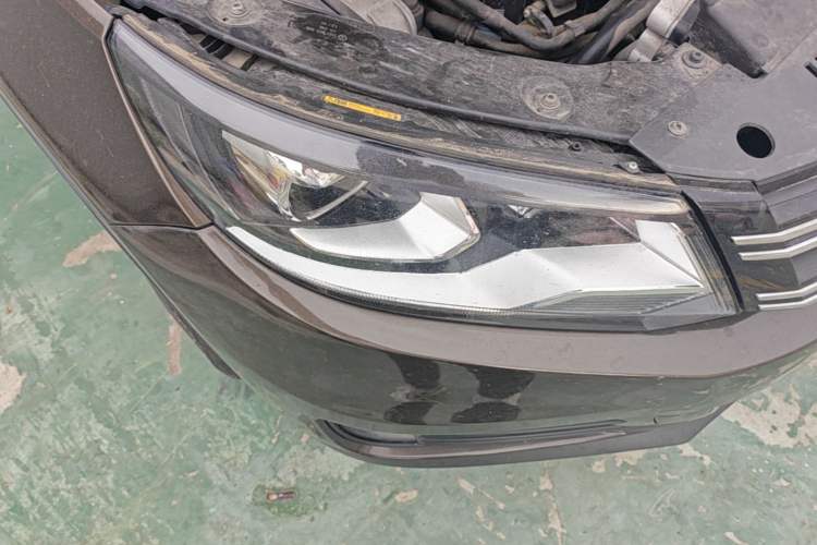 Used Volkswagen Tiguan 2016 300TSI Automatic Two-Wheel Drive Luxury Edition Right Front Headlight
