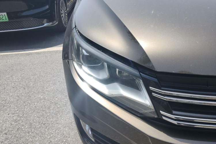 Used Volkswagen Tiguan 2016 300TSI Automatic Two-Wheel Drive Luxury Edition Right Front Headlight