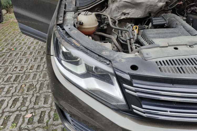 Used Volkswagen Tiguan 2016 280TSI Automatic Two-Wheel Drive Silk Road Comfort Edition Right Front Headlight