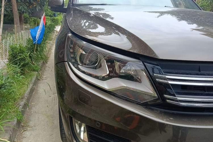 Used Volkswagen Tiguan 2016 330TSI Automatic All-Wheel-Drive Flagship Edition Right Front Headlight