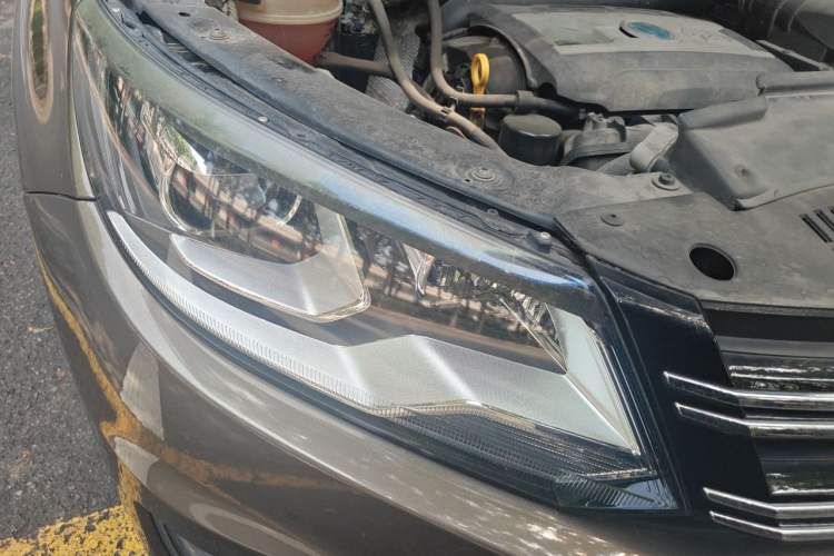 Used Volkswagen Tiguan 2016 300TSI Automatic Two-Wheel Drive Comfort Edition Right Front Headlight