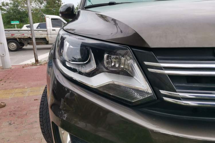 Used Volkswagen Tiguan 2016 300TSI Automatic Two-Wheel Drive Luxury Edition Right Front Headlight