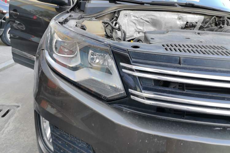 Used Volkswagen Tiguan 2016 300TSI Automatic Two-Wheel Drive Trend Edition Right Front Headlight