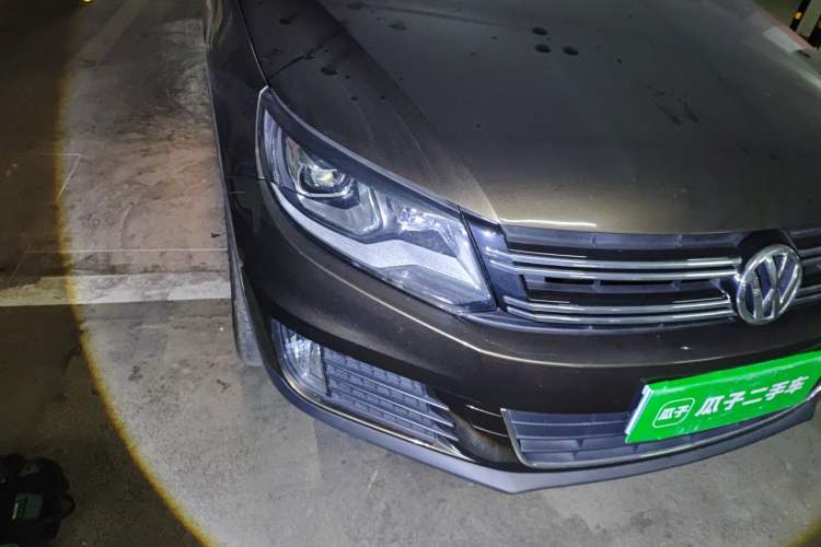 Used Volkswagen Tiguan 2016 300TSI Automatic All-Wheel Drive Luxury Edition Right Front Headlight