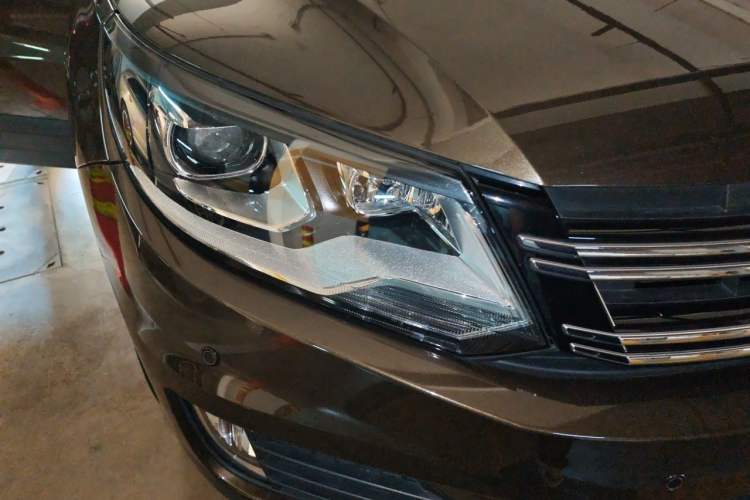 Used Volkswagen Tiguan 2016 280TSI Automatic Two-Wheel-Drive Silk Road Style Edition Right Front Headlight