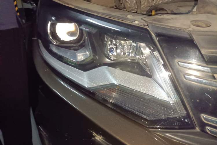 Used Volkswagen Tiguan 2016 300TSI Automatic Two-Wheel Drive Trend Edition Right Front Headlight