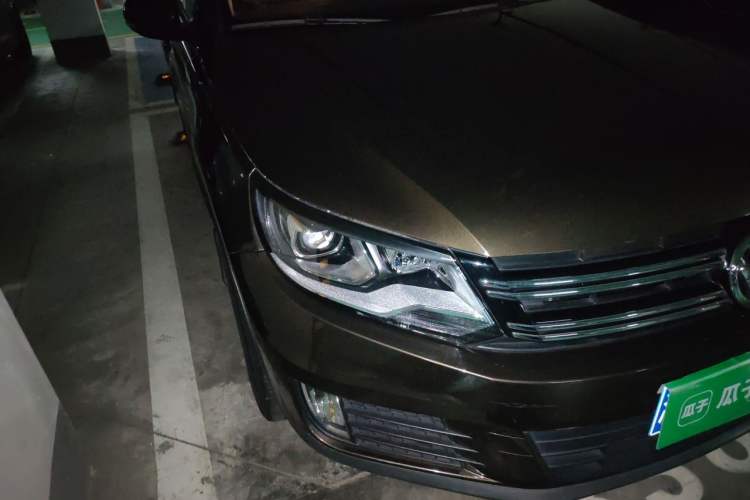 Used Volkswagen Tiguan 2016 280TSI Automatic Two-Wheel-Drive Silk Road Style Edition Right Front Headlight