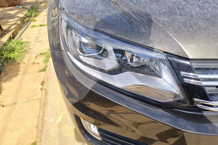 Used Volkswagen Tiguan 2016 280TSI Automatic Two-Wheel Drive Silk Road Comfort Edition Right Front Headlight