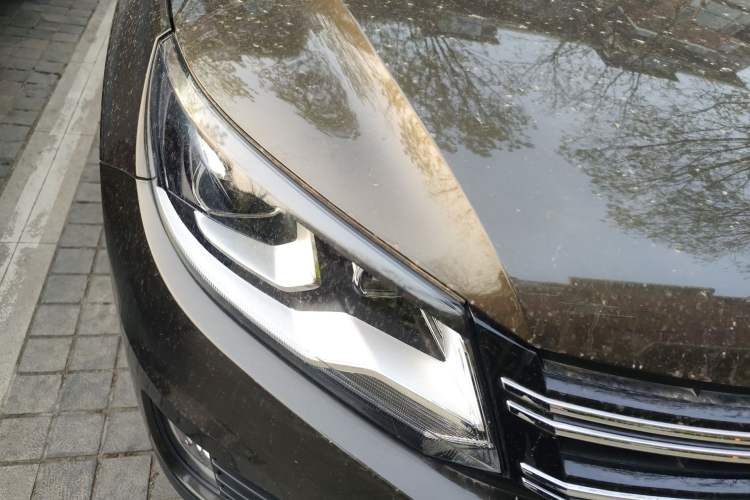Used Volkswagen Tiguan 2016 300TSI Automatic Two-Wheel Drive Luxury Edition Right Front Headlight