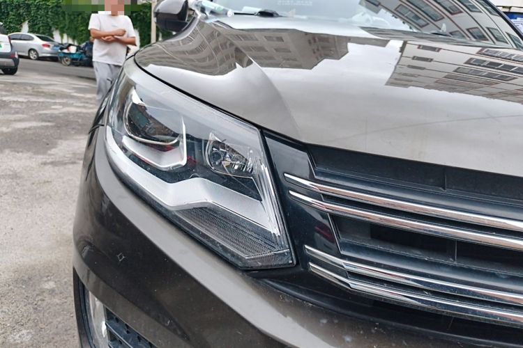 Used Volkswagen Tiguan 2016 280TSI Automatic Two-Wheel-Drive Silk Road Style Edition Right Front Headlight