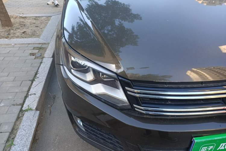 Used Volkswagen Tiguan 2016 300TSI Automatic Two-Wheel Drive Trend Edition Right Front Headlight