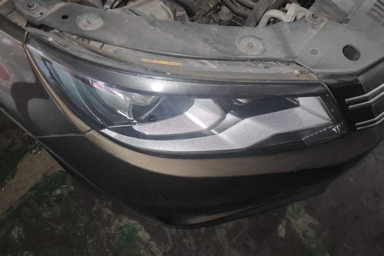 Used Volkswagen Tiguan 2016 280TSI Automatic Two-Wheel Drive Silk Road Comfort Edition Right Front Headlight