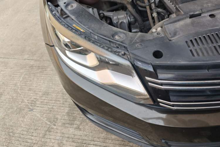 Used Volkswagen Tiguan 2016 280TSI Automatic Two-Wheel-Drive Silk Road Style Edition Right Front Headlight