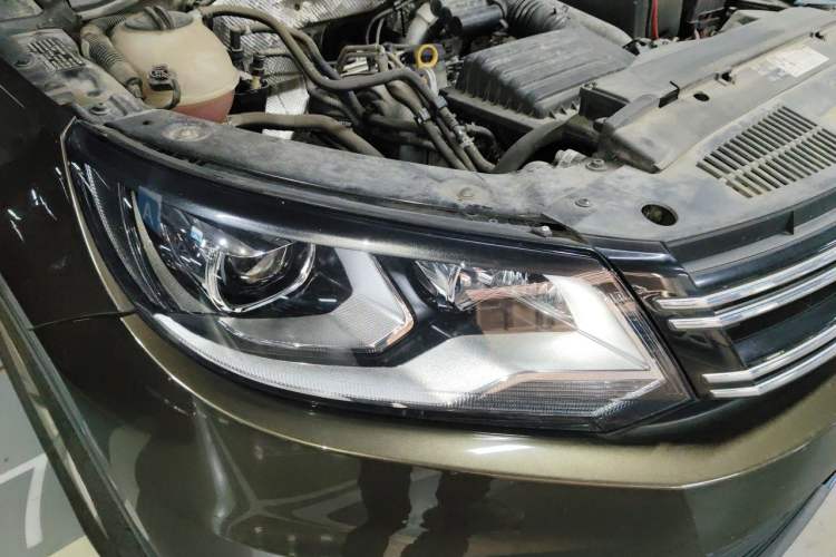 Used Volkswagen Tiguan 2016 280TSI Automatic Two-Wheel-Drive Silk Road Style Edition Right Front Headlight