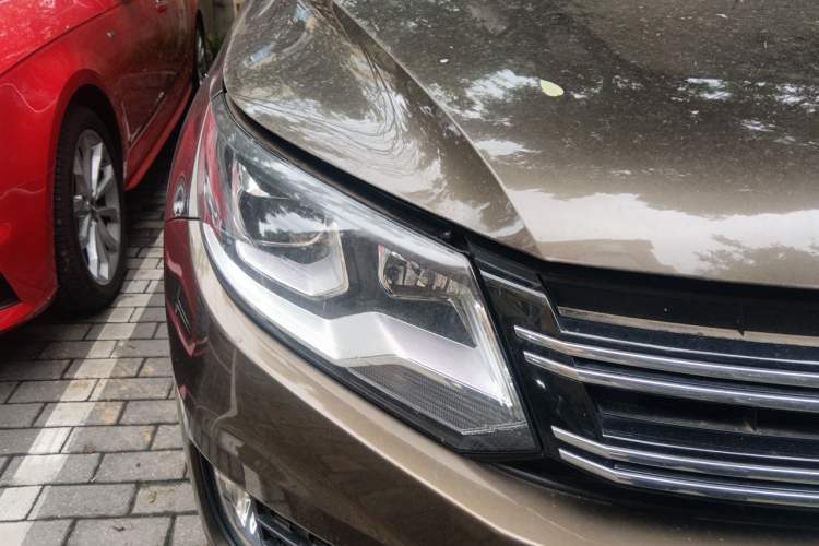 Used Volkswagen Tiguan 2016 300TSI Automatic All-Wheel Drive Luxury Edition Right Front Headlight