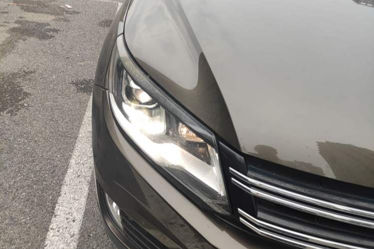 Used Volkswagen Tiguan 2016 280TSI Automatic Two-Wheel-Drive Silk Road Style Edition Right Front Headlight