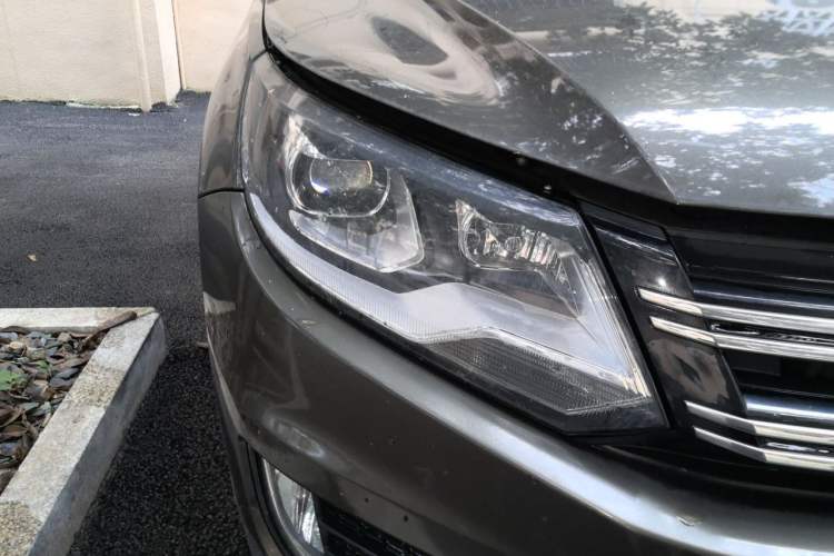 Used Volkswagen Tiguan 2016 300TSI Automatic Two-Wheel Drive Luxury Edition Right Front Headlight