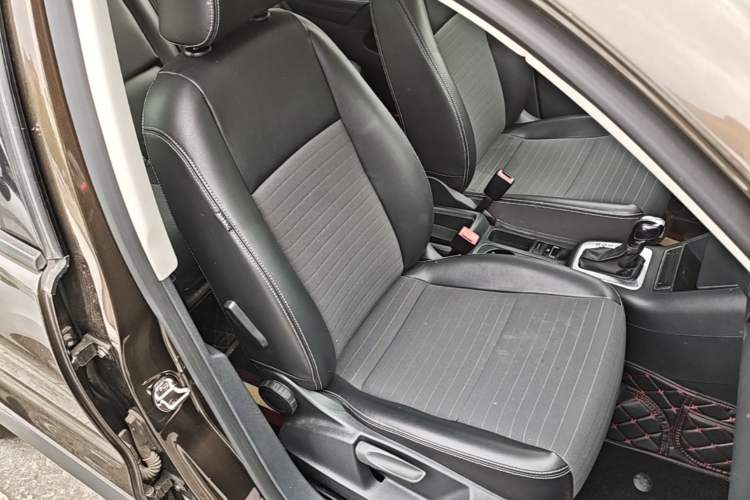 Used Volkswagen Tiguan 2016 300TSI Automatic Two-Wheel Drive Trend Edition Right Front Seat