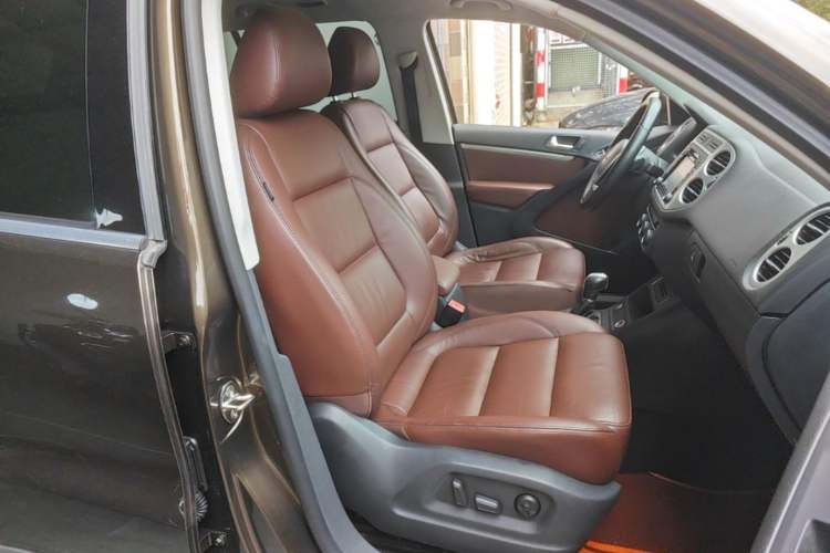 Used Volkswagen Tiguan 2016 300TSI Automatic Two-Wheel Drive Luxury Edition Right Front Seat