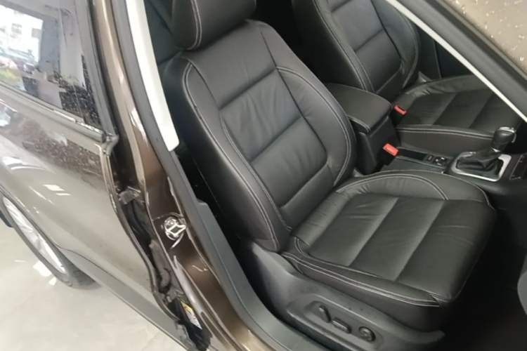 Used Volkswagen Tiguan 2016 280TSI Automatic Two-Wheel Drive Silk Road Comfort Edition Right Front Seat