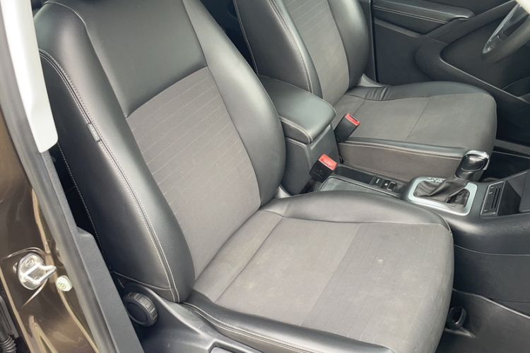 Used Volkswagen Tiguan 2016 280TSI Automatic Two-Wheel-Drive Silk Road Style Edition Right Front Seat