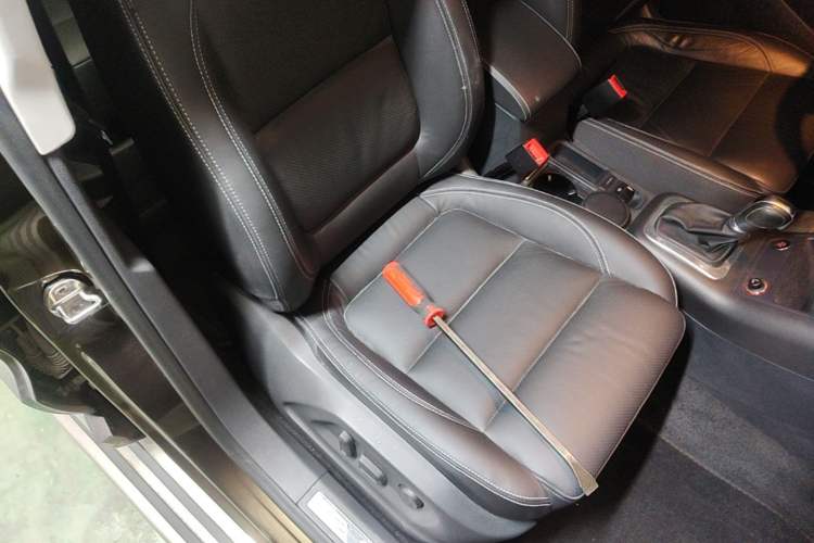Used Volkswagen Tiguan 2016 300TSI Automatic All-Wheel Drive Luxury Edition Right Front Seat