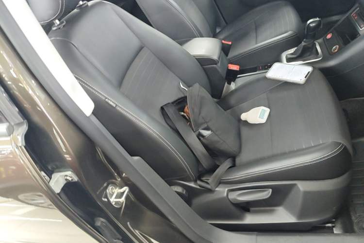 Used Volkswagen Tiguan 2016 280TSI Automatic Two-Wheel-Drive Silk Road Style Edition Right Front Seat