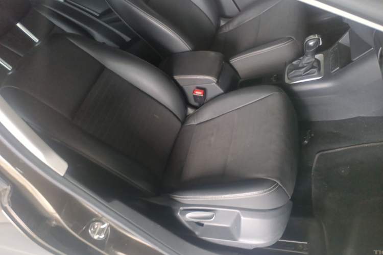 Used Volkswagen Tiguan 2016 280TSI Automatic Two-Wheel-Drive Silk Road Style Edition Right Front Seat