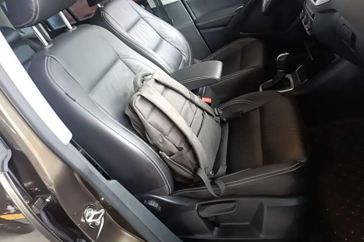 Used Volkswagen Tiguan 2016 280TSI Automatic Two-Wheel Drive Silk Road Comfort Edition Right Front Seat